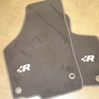 Golf R32 Carpet Mat Set - Silver